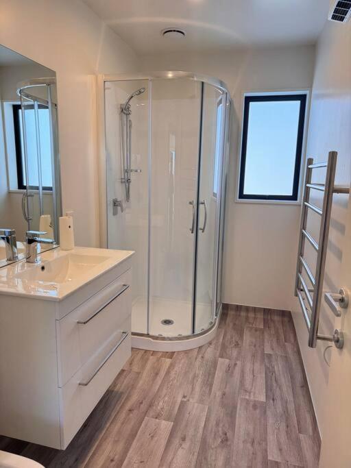 Cbd Luxury Parkside Living 2 Bedroom With Parking ไครสต์เชิร์ช ภายนอก รูปภาพ