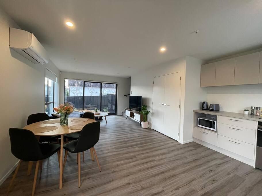 Cbd Luxury Parkside Living 2 Bedroom With Parking ไครสต์เชิร์ช ภายนอก รูปภาพ