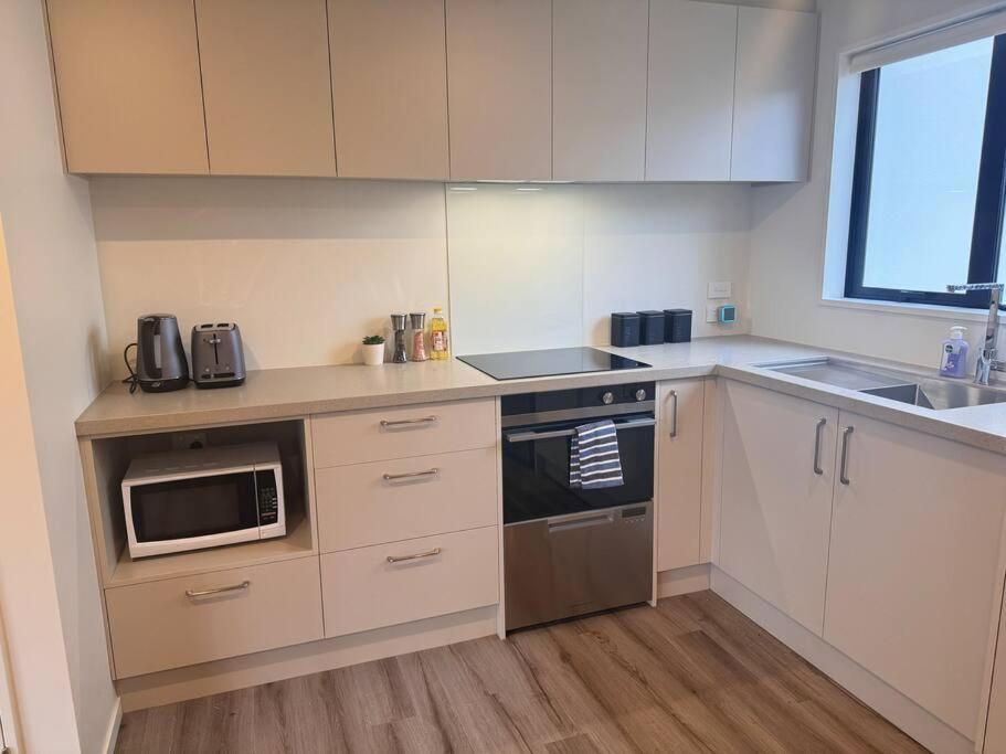 Cbd Luxury Parkside Living 2 Bedroom With Parking ไครสต์เชิร์ช ภายนอก รูปภาพ