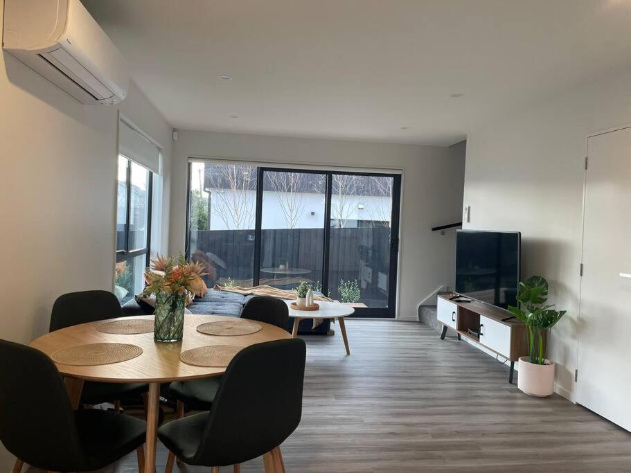 Cbd Luxury Parkside Living 2 Bedroom With Parking ไครสต์เชิร์ช ภายนอก รูปภาพ