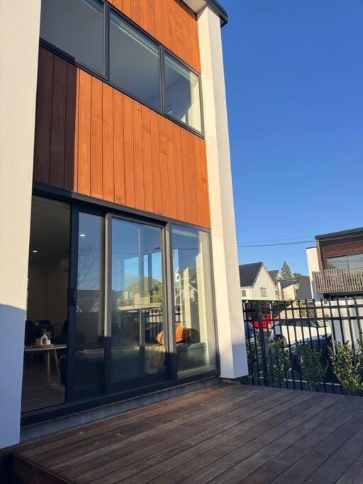 Cbd Luxury Parkside Living 2 Bedroom With Parking ไครสต์เชิร์ช ภายนอก รูปภาพ
